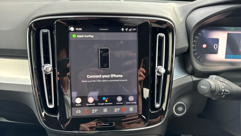 Volvo XC40 2.0 B3P Plus Dark 5dr Auto Petrol Estate